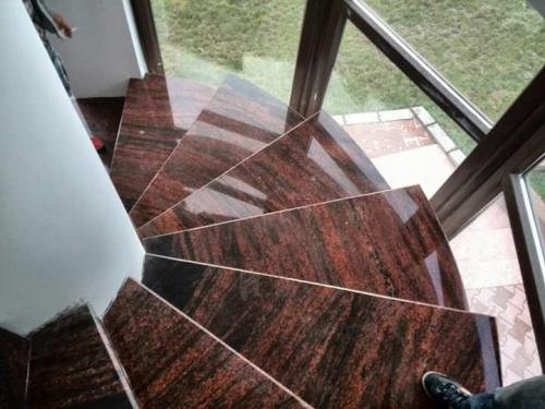 trepte rosu multicolor